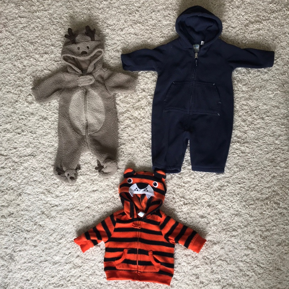 Baby clothes (lot of 3)